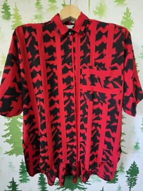 Women's Oversized Short-Sleeve Button-Up Blouse in Red and Black
